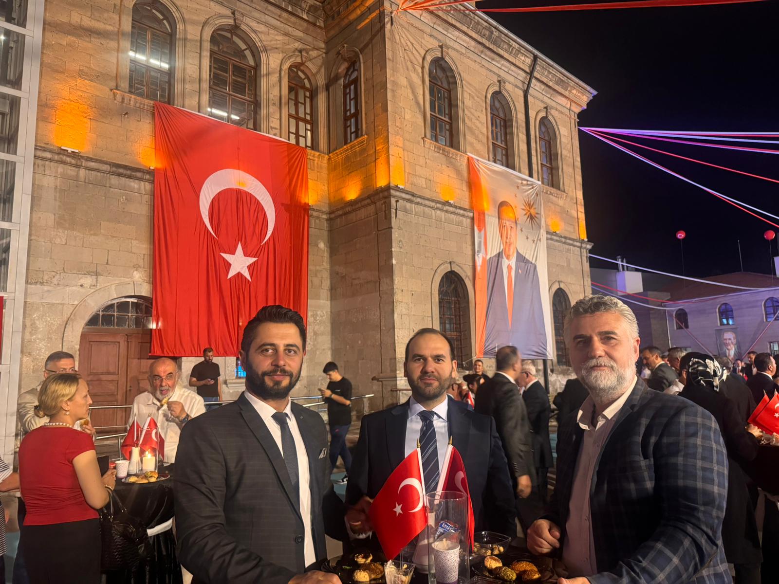  30 Ağustos Zafer Bayramı’nın 103. yıl dönümü Kabul Töreni, Tarihi Kayseri Lisesi’nde gerçekleştirildi.
