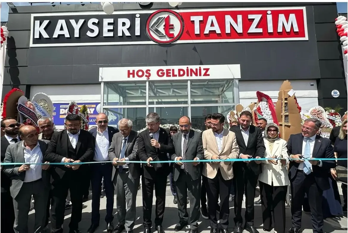 HAGİAD Yönetim Kurulu olarak, üyemiz Şehzade Grup’un yeni mağaza açılış törenine katıldık.